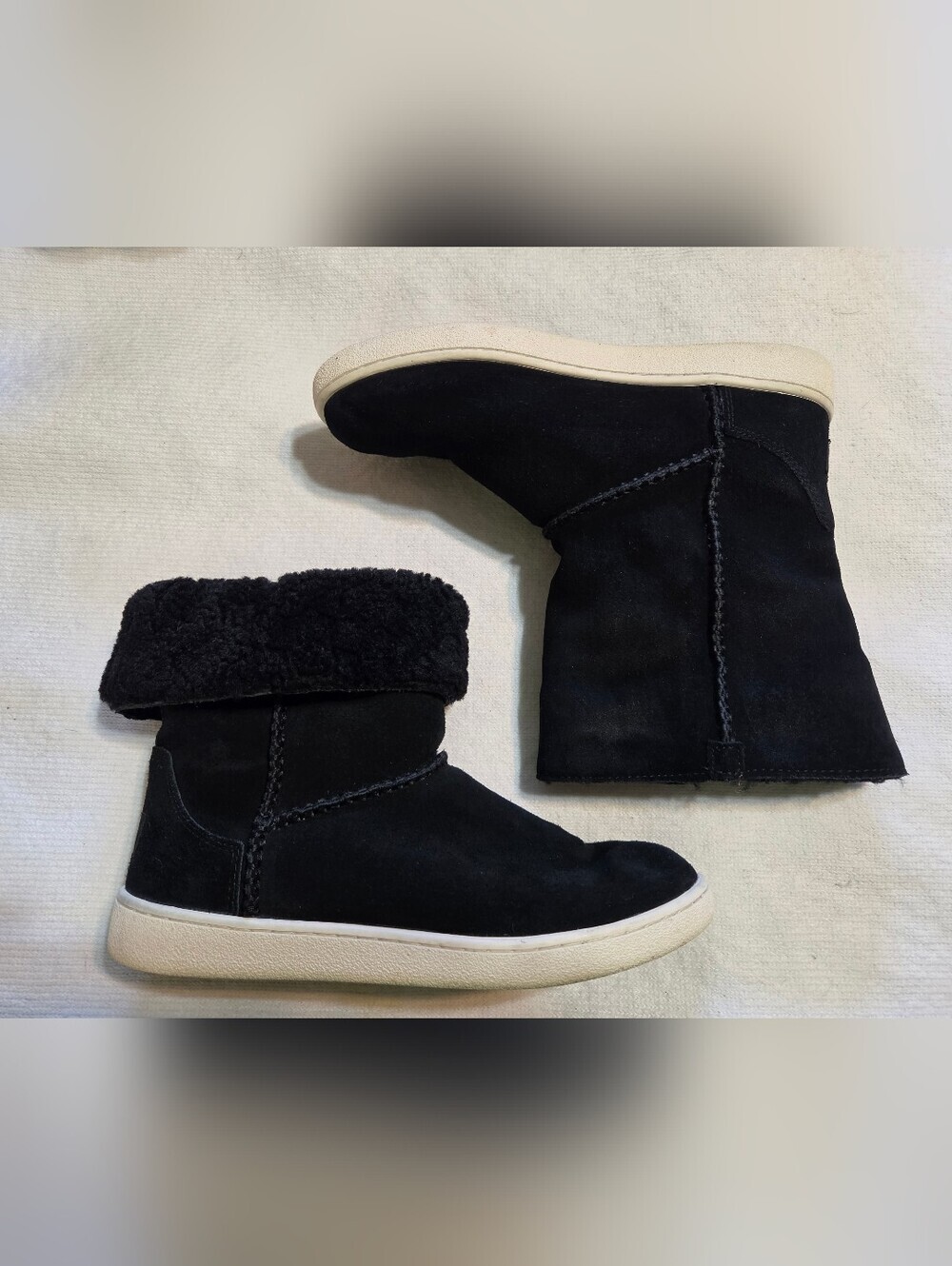 UGG Women's Black Suede Mid-Calf Boot with Cream Rubber Sole. Sz 8 - Picture 6 of 12